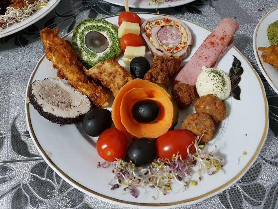 Pensiunea La Lenuta Oncesti  Luaran gambar